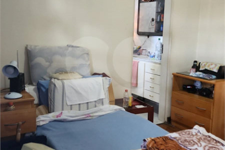 Casa à venda com 3 quartos, sendo 2 suítes, em Indianópolis, São Paulo, SP
