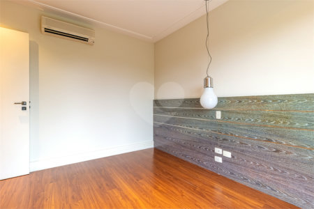 Casa à venda com 4 suítes no condomínio Las Cumbres, São Paulo - SP