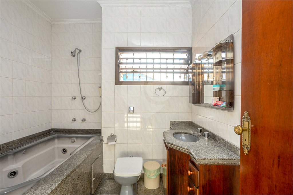 Sobrado à venda com 3 quartos, sendo 1 suíte, em Itaquera, São Paulo, SP