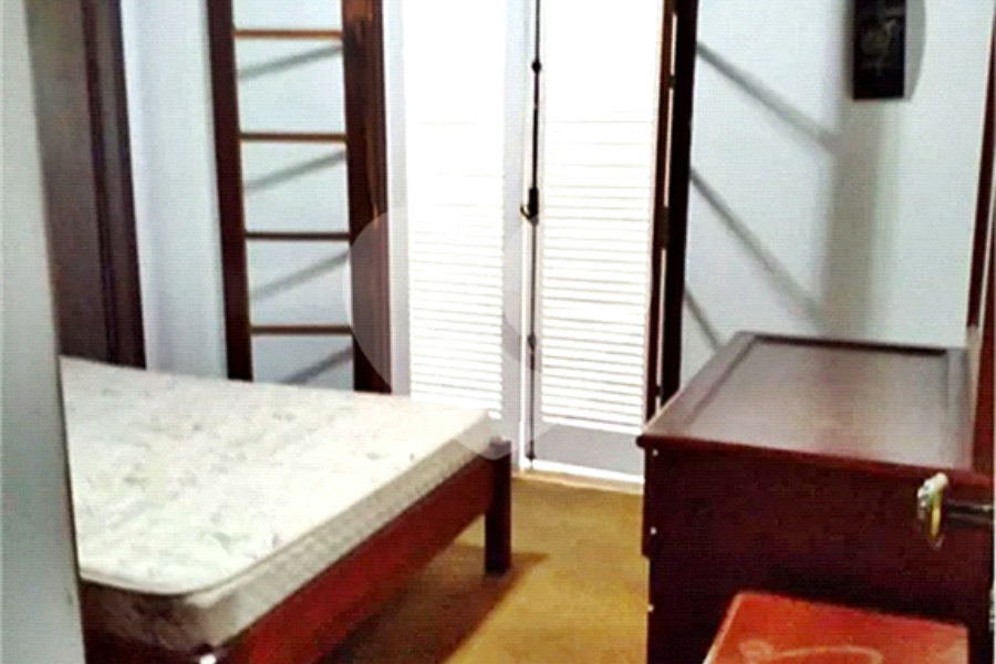 Casa à venda com 4 quartos, sendo 1 suíte,  no condomínio Parque Imperial da Cantareira, Mairiporã - SP