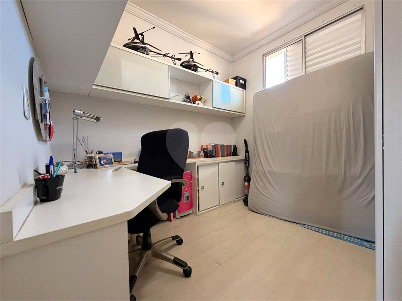 Casa à venda com 3 quartos, sendo 1 suíte, no condomínio Village Sarriá, Sorocaba - SP