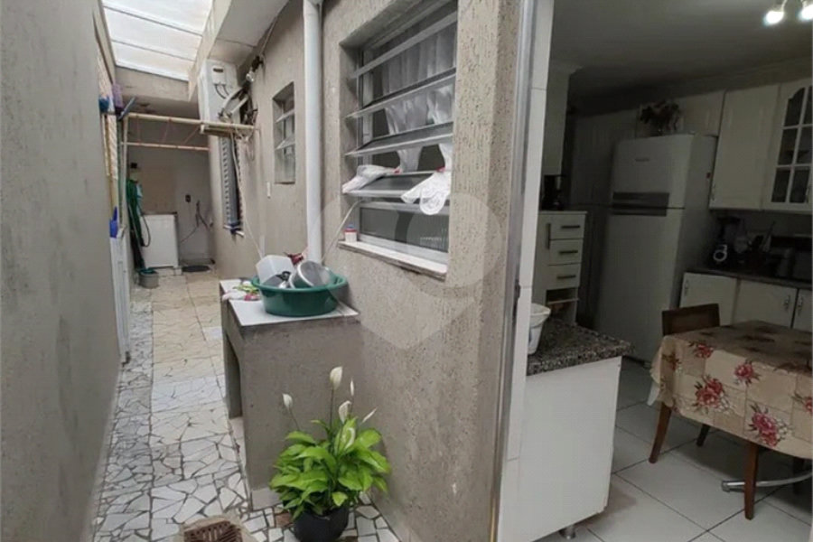 Casa à venda com 2 quartos, sendo 1 suíte, em Parque Maria Domitila, São Paulo, SP