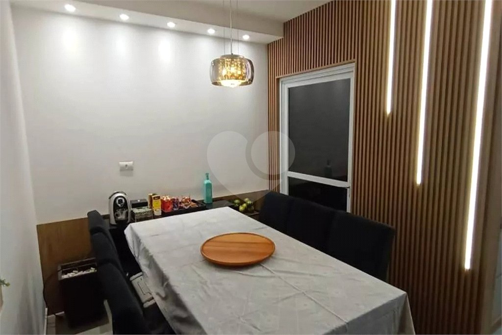 Casa à venda com 3 quartos, sendo 1 suíte, no condomínio Jardim das Palmas, São Paulo - SP