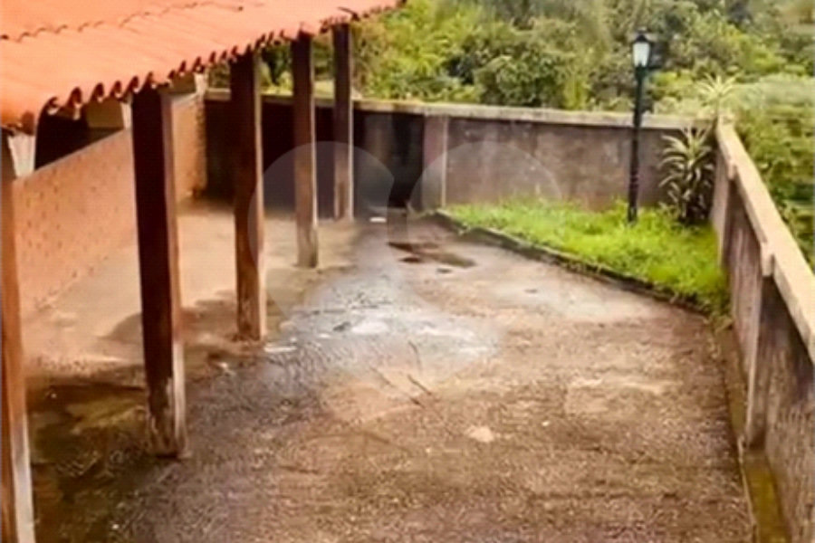 Sobrado à venda com 3 suítes em Barreiro, Mairiporã, SP