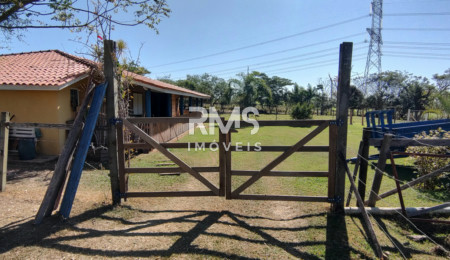 Sítio à venda com 2 suítes em Buru, Salto, SP