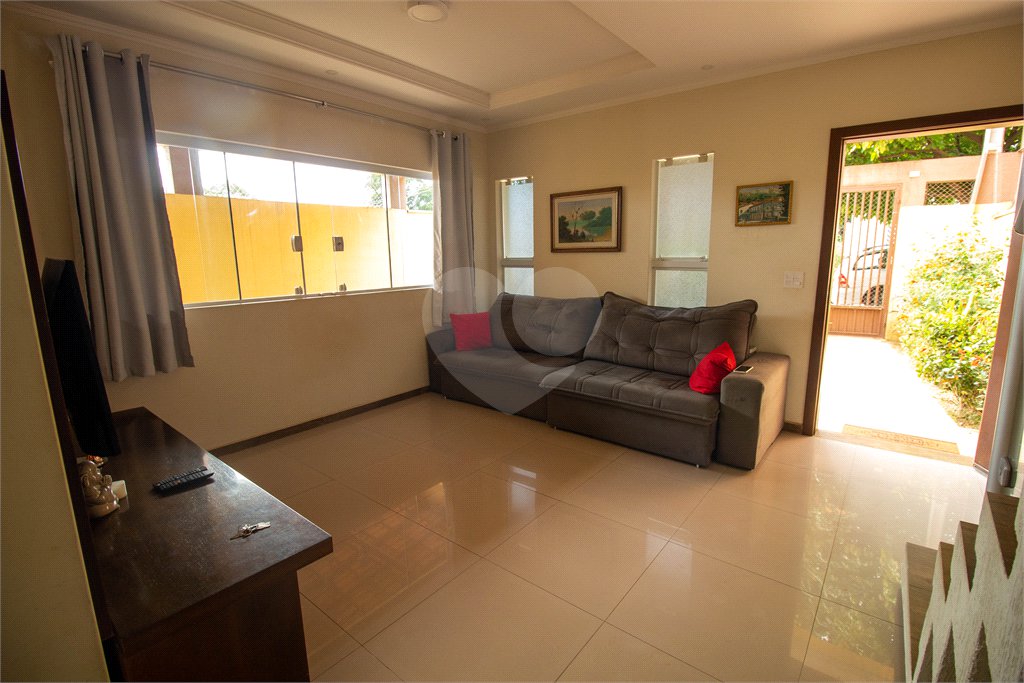 Casa à venda com 3 quartos, sendo 1 suíte, em Jardim Bela Vista, Araçariguama, SP