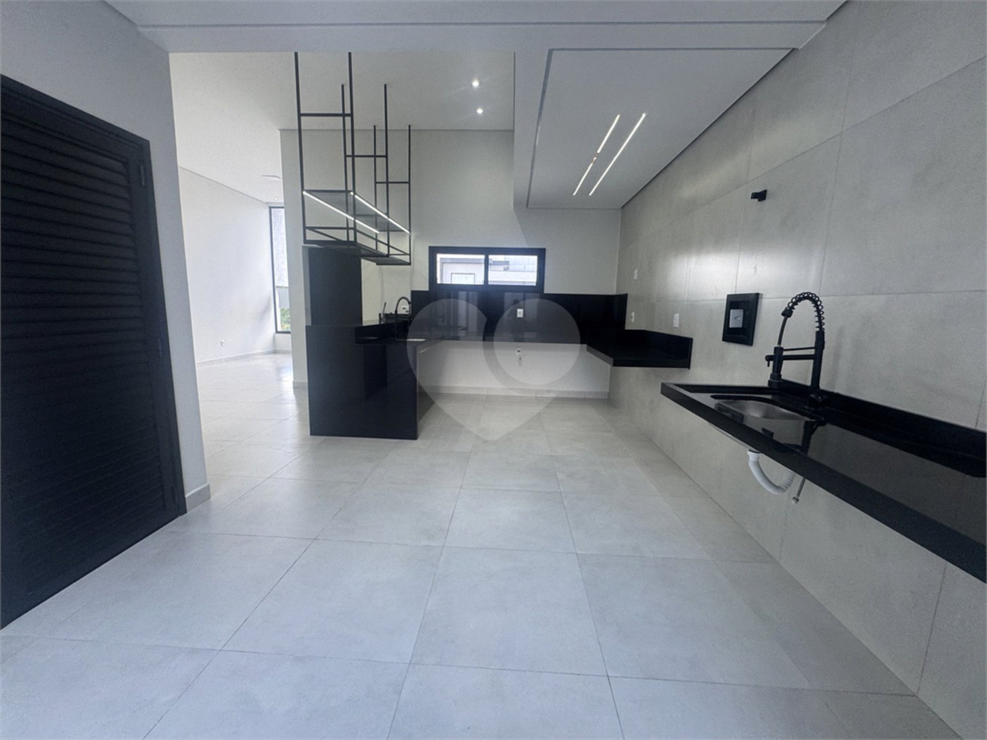 Casa à venda com 3 quartos, sendo 1 suíte, no condomínio Residencial Villagio Wanel, Sorocaba - SP