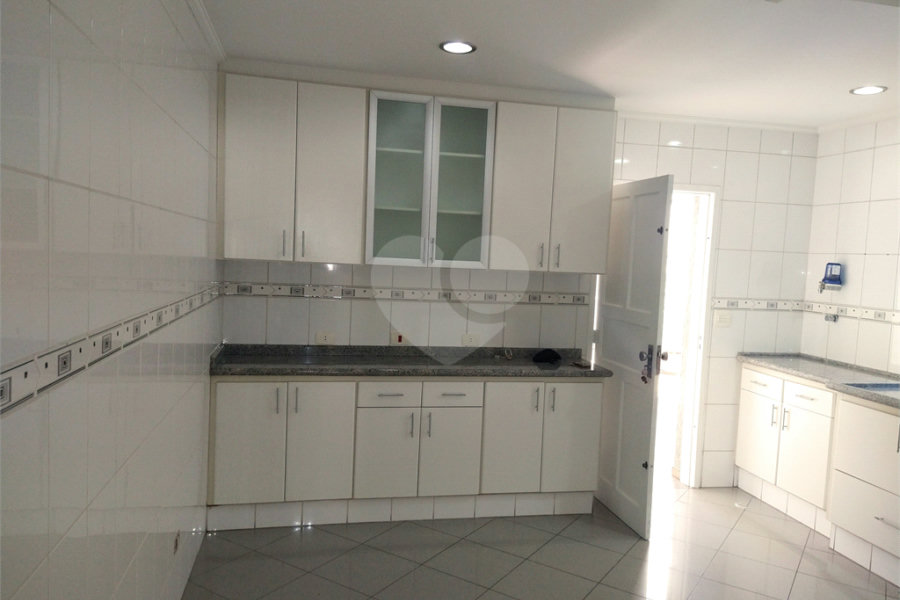 Sobrado à venda com 3 quartos em Santana, São Paulo, SP