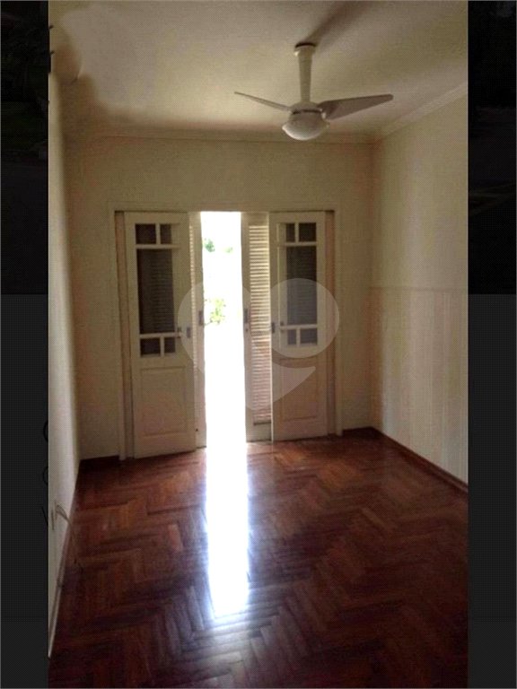 Casa à venda com 4 quartos, sendo 2 suítes, no condomínio Bosque de Grevilea, Vinhedo - SP