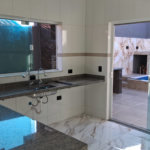 Casa à venda com piscina em Itanhaém