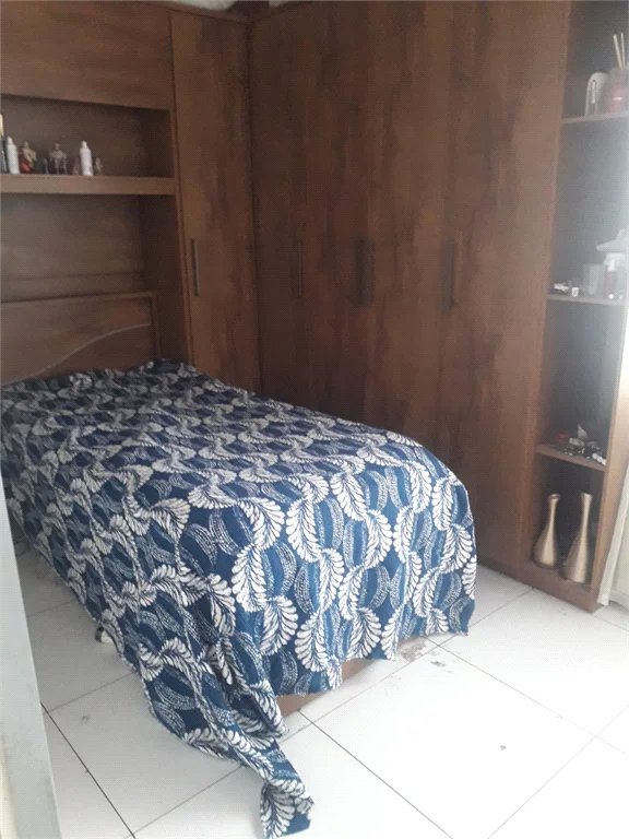 Casa Térrea à venda com 3 quartos em Jardim Nadir, São Paulo, SP
