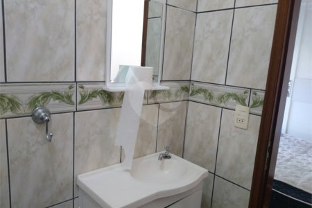 Sobrado à venda com 4 quartos, sendo 3 suítes,  em Vila Monumento, São Paulo, SP
