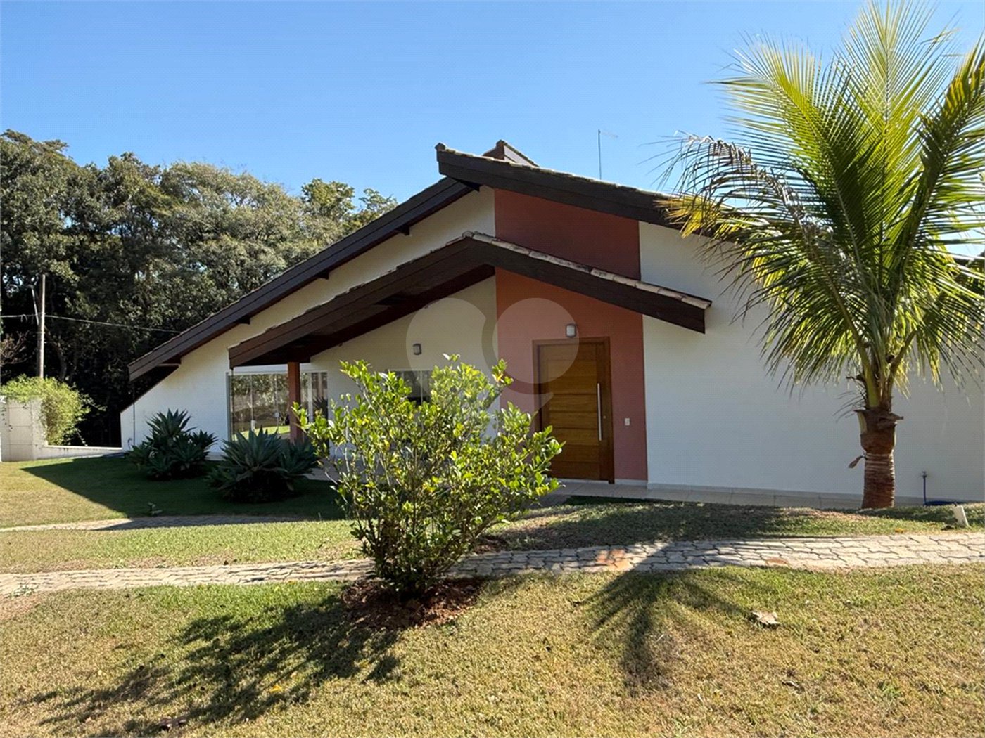 Casa à venda com 3 quartos, sendo 1 suíte, no condomínio Vale do Lago, Sorocaba - SP