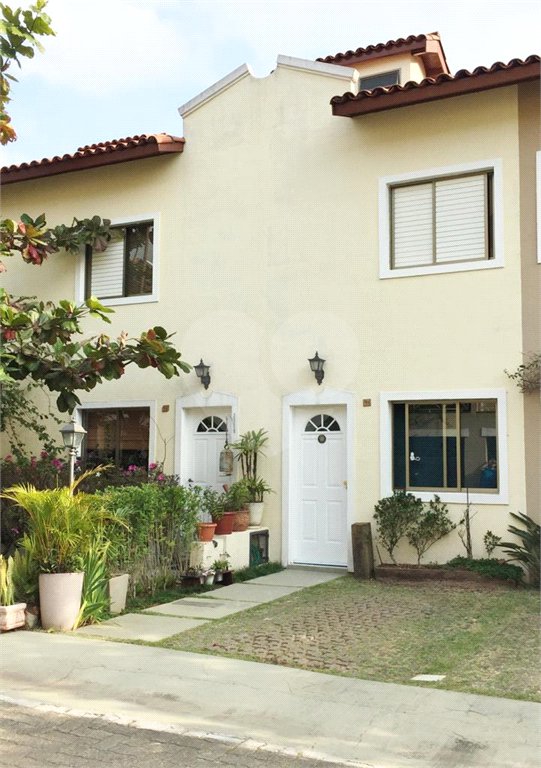 Casa à venda com 2 quartos, sendo 1 suíte,  no condomínio Villas de São Francisco I, São Paulo - SP