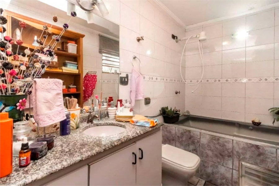Sobrado à venda com 3 quartos, sendo 1 suíte,  em Tremembé, São Paulo, SP