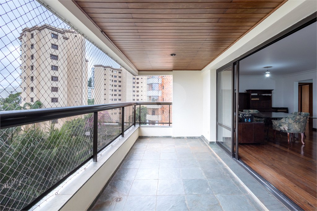 Apartamento à venda com 4 quartos, sendo 3 suítes,  em Jardim Monte Kemel, São Paulo, SP
