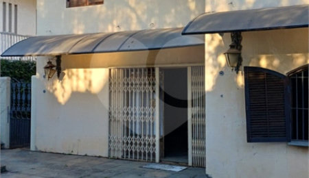 Sobrado à venda ou para alugar com 5 quartos, sendo 1 suíte,  em Alto de Pinheiros, São Paulo, SP