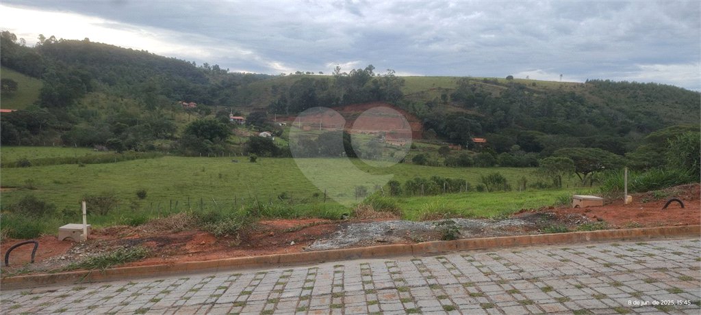 Terrenos de 300 metros em condomínio fechado e prontos para construir na região de Atibaia