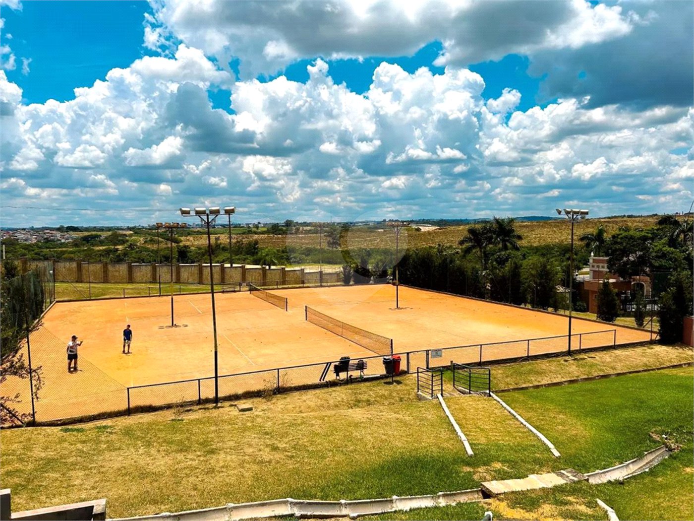 Casa à venda com 4 suítes no condomínio Palmeiras Imperiais, Salto - SP