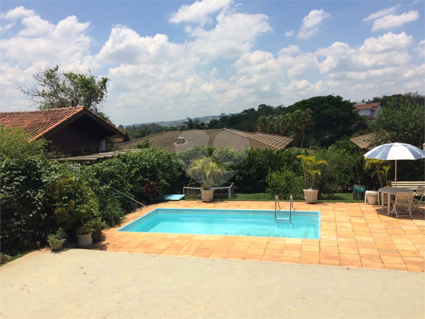 Casa à venda com 4 quartos, sendo 2 suítes, no condomínio Vinhas da Vista Alegre - Lado Sede, Vinhedo - SP