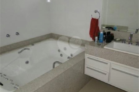 Sobrado à venda com 3 suítes em Vila Nova Socorro, Mogi das Cruzes, SP