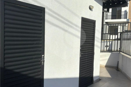 Casa à venda com 3 quartos, sendo 1 suíte, no condomínio Marselha IV, São Roque - SP