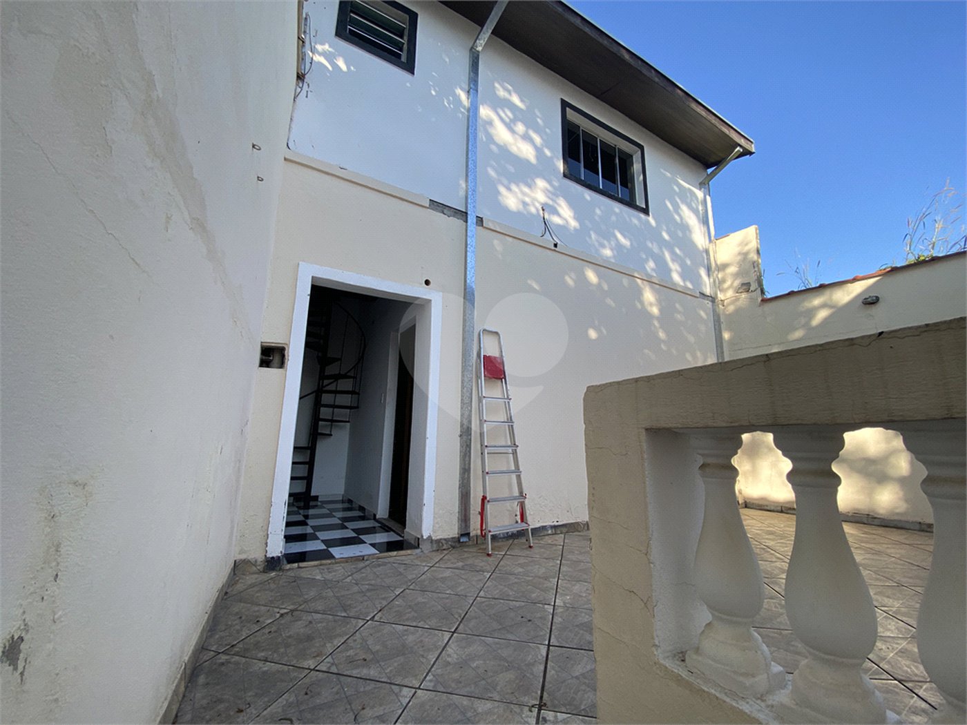 Sobrado à venda com 3 quartos, sendo 1 suíte, em Monte Castelo, São José dos Campos, SP