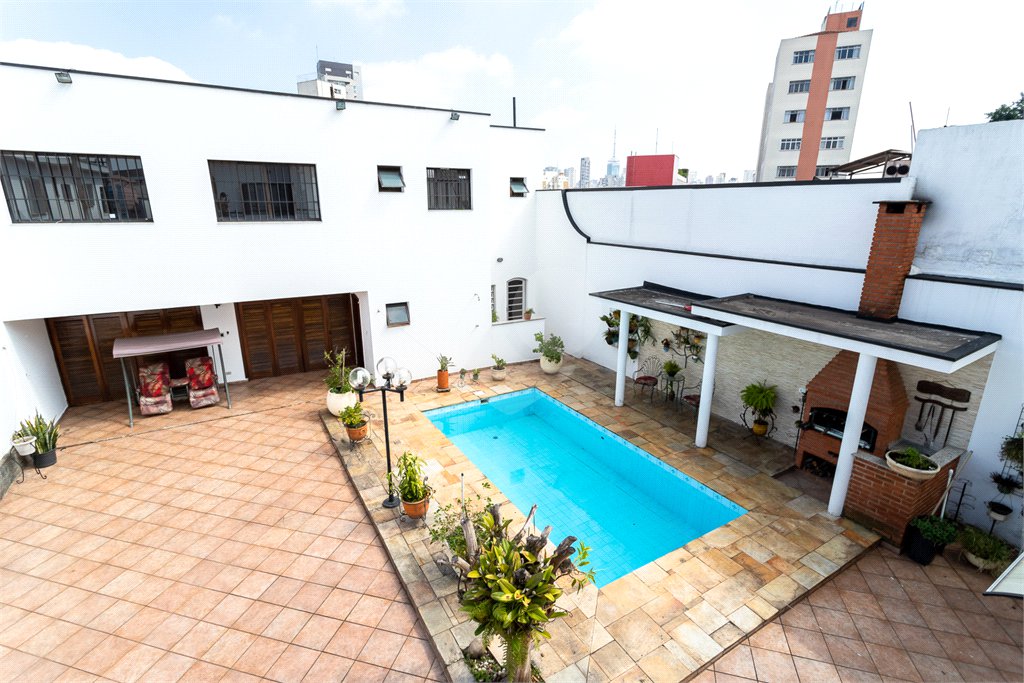 Casa à venda com 4 quartos, sendo 3 suítes, em Vila Mariana, São Paulo, SP