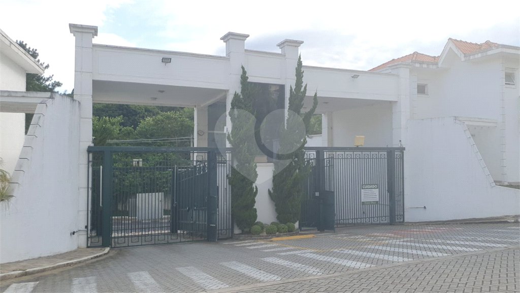 Casa à venda com 3 quartos, sendo 1 suíte,  no condomínio Forest Hills, Guarulhos - SP