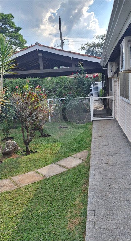 Casa à venda com 3 quartos, sendo 1 suíte, em Condomínio Flamboyant-b, Atibaia, SP