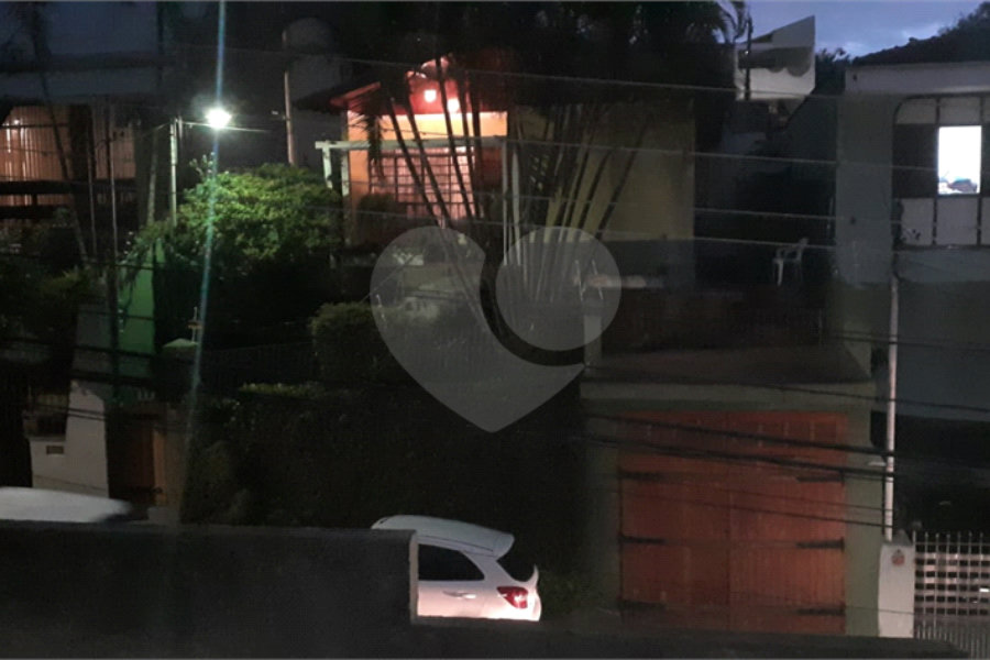 Casa à venda com 3 quartos, sendo 1 suíte, no condomínio Village Palmas, São Paulo - SP