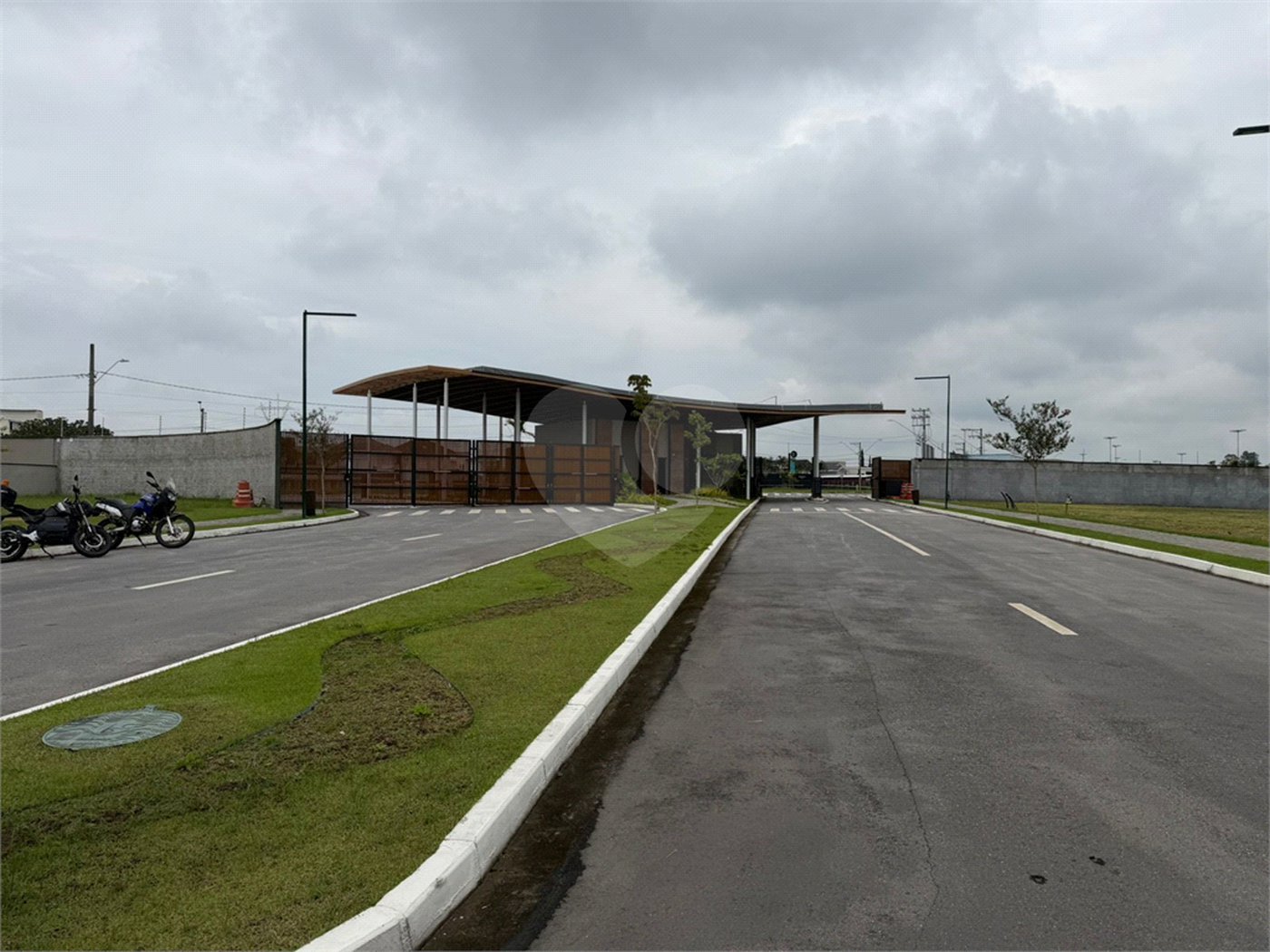 Terreno à venda no condomínio Jardim das Nações, São José dos Campos - SP