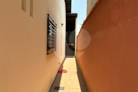 Casa Térrea à venda com 3 quartos, sendo 1 suíte,  em Vila Áurea, Poá, SP