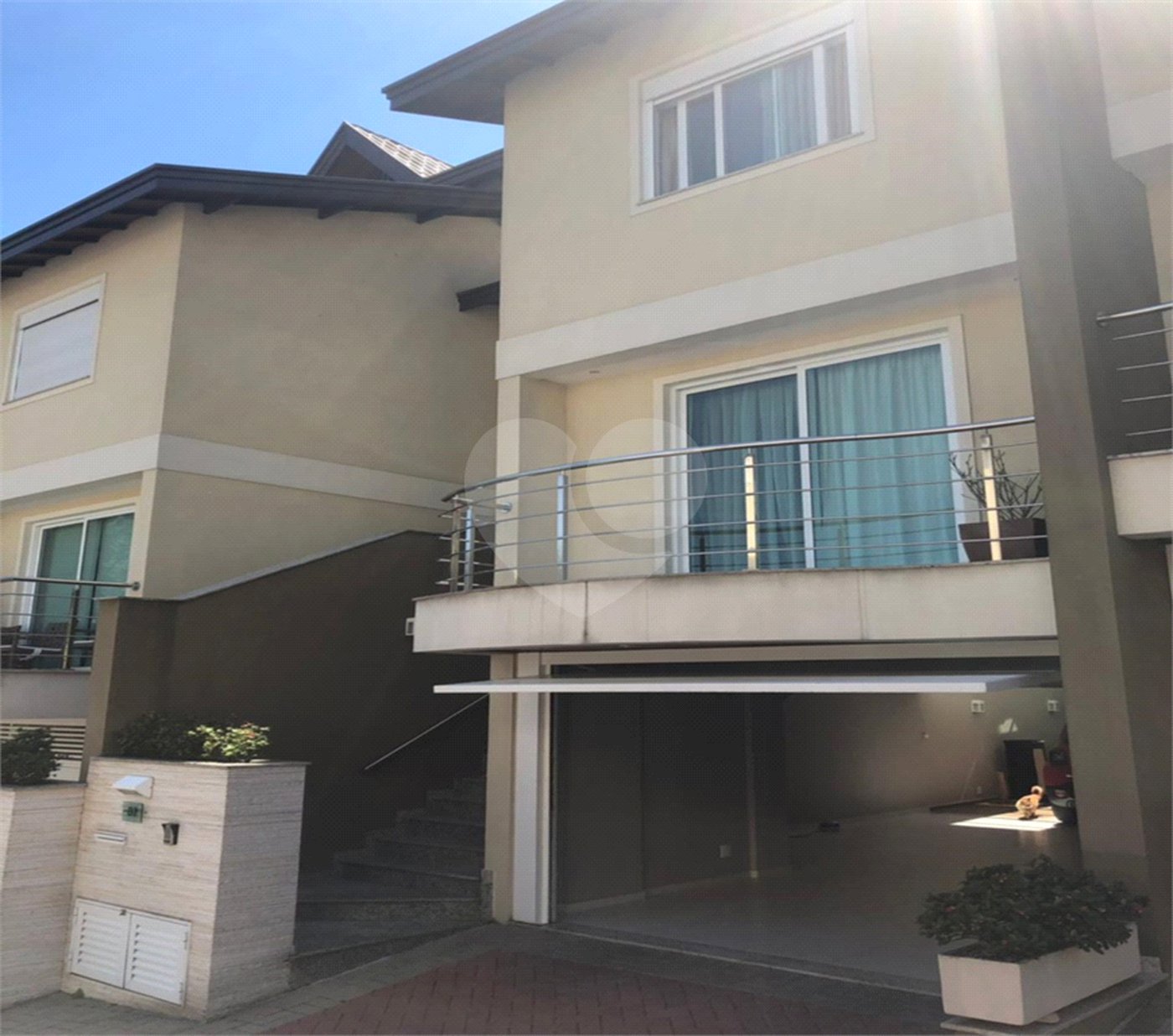 Casa à venda com 4 quartos, sendo 2 suítes, no condomínio Florada da Serra, São Paulo - SP