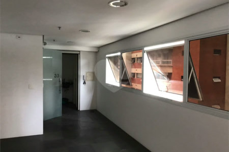 Sala comercial à venda no Paraíso