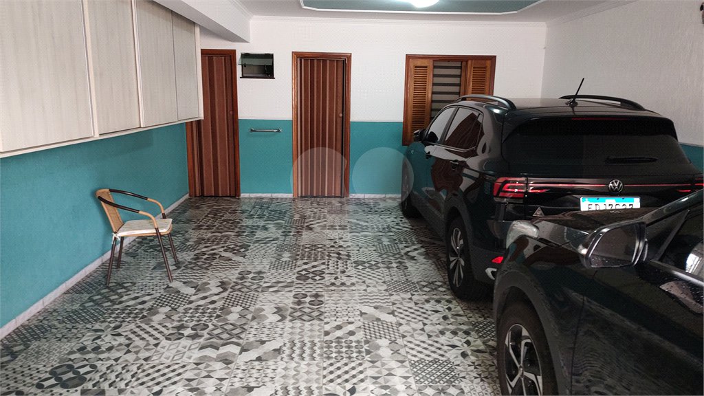Sobrado à venda com 4 quartos, sendo 3 suítes, em Parque São Domingos, São Paulo, SP