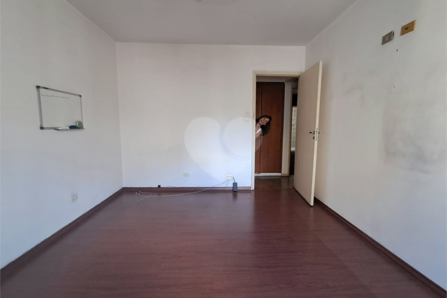 Apartamento à venda com 3 quartos, sendo 1 suíte,  em Paraíso, São Paulo, SP