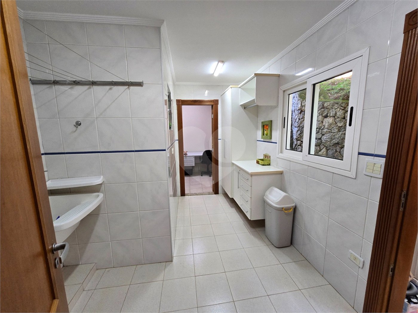 Casa à venda com 4 suítes no condomínio Associação Reserva das Hortênsias, Mairiporã - SP