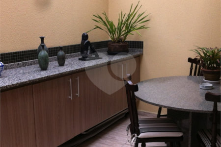 Casa à venda com 3 quartos, sendo 1 suíte, no condomínio Moradas do Horto, São Paulo - SP
