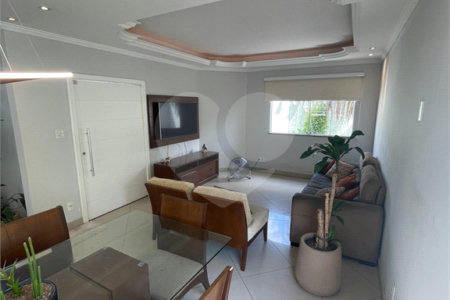 Casa à venda com 5 quartos, sendo 1 suíte, no condomínio Residencial Green Ville, Rio de Janeiro - RJ