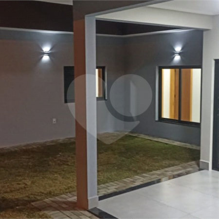 Casa à venda com 3 quartos, sendo 1 suíte, no condomínio Lagos D´icaraí, Salto - SP