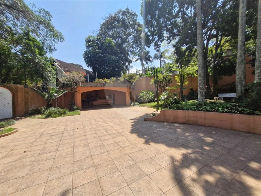 Casa à venda ou para alugar com 4 suítes em Alto da Boa Vista, São Paulo, SP