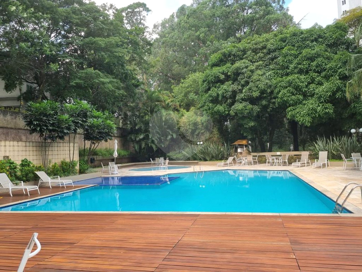 Cobertura à venda ou para alugar com 5 quartos, sendo 2 suítes, em Alto da Boa Vista, São Paulo, SP