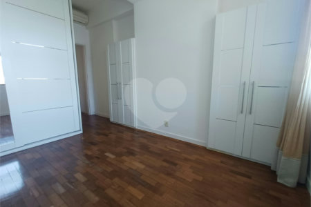 Apartamento à venda com 3 quartos, sendo 1 suíte,  em Lagoa, Rio de Janeiro, RJ