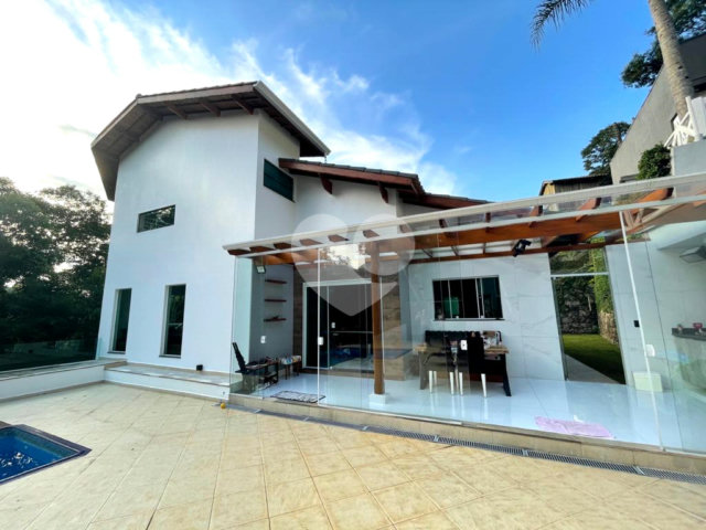 Casa à venda ou para alugar com 4 suítes no condomínio Associação Reserva das Hortênsias, Mairiporã - SP