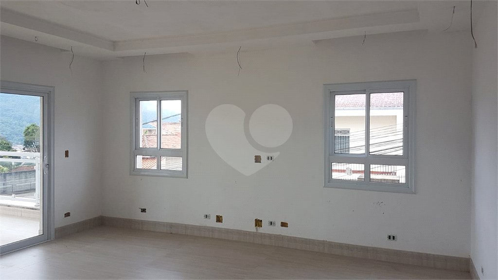 Casa à venda com 5 quartos, sendo 3 suítes,  em Serra da Cantareira, Mairiporã, SP