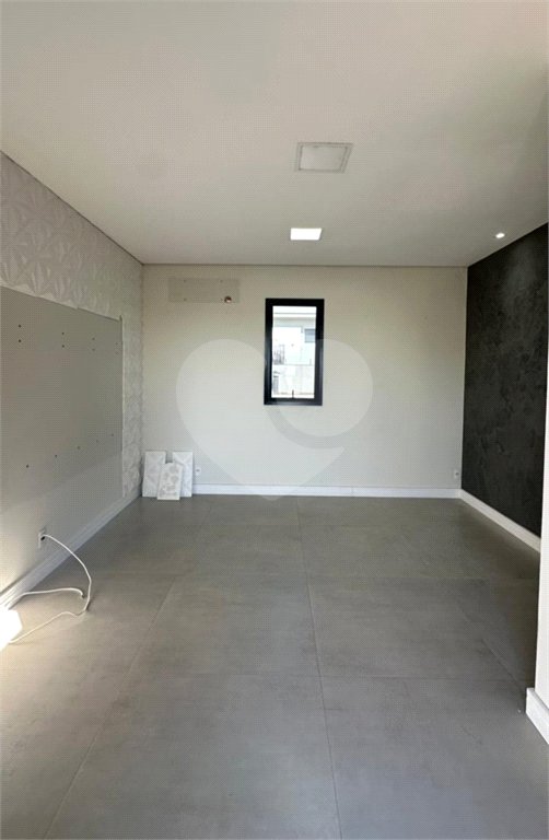 Casa à venda com 3 quartos, sendo 2 suítes, no condomínio Residencial Maria Dulce, Indaiatuba - SP