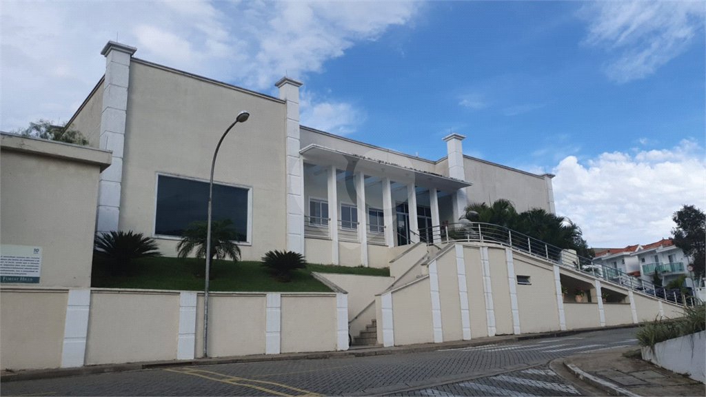 Casa à venda com 3 quartos, sendo 1 suíte,  no condomínio Forest Hills, Guarulhos - SP