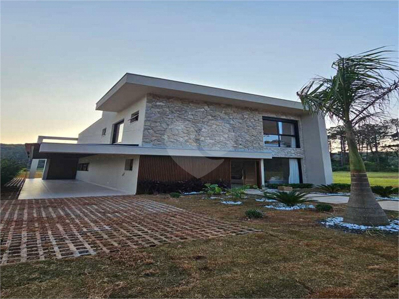Casa à venda com 3 suítes no condomínio Lagú, São Roque - SP