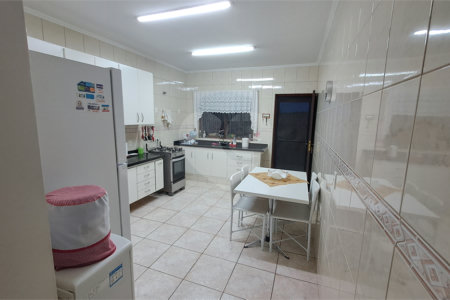 Casa à venda com 3 quartos, sendo 1 suíte, no condomínio Residencial Vale das Laranjeiras, Indaiatuba - SP